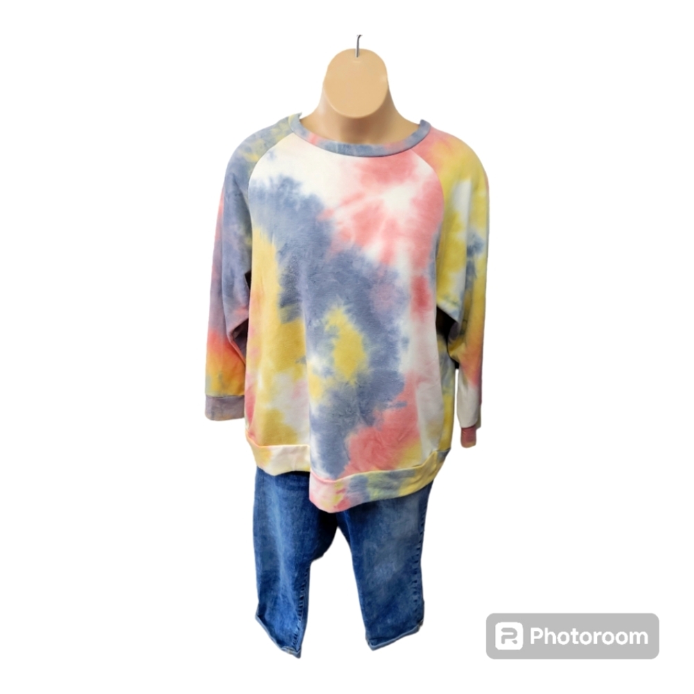 REB in J. LIGHT blue, yellow, and pink tie dye sweater Size 3XL